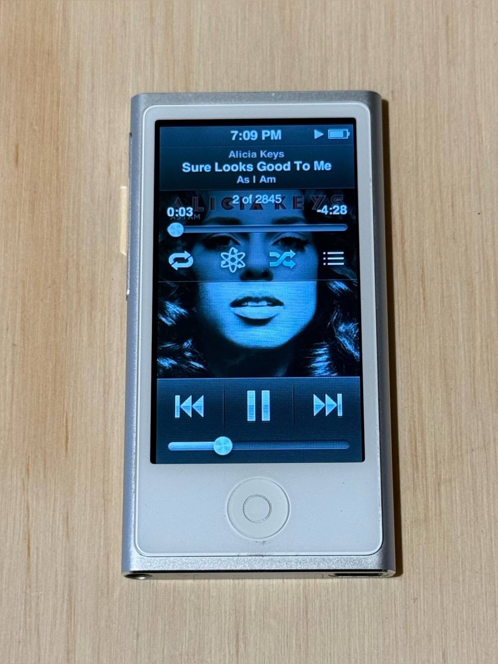 iPod Nano 7thGen Silver 16GB Model:A1446 w/2845-Song/Charg Tested Good Read Blw!